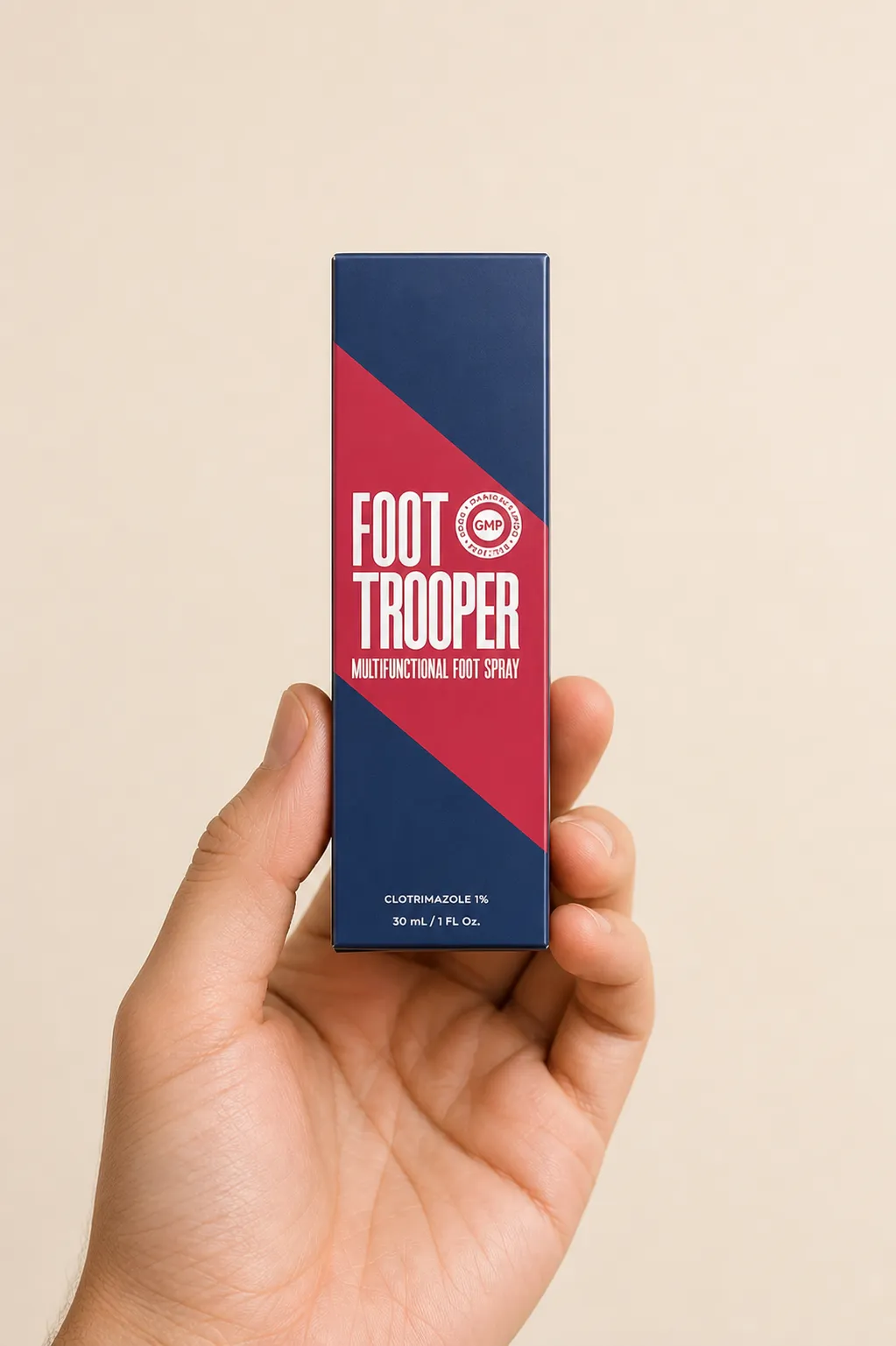 Foot Trooper-fungus remedy — Verpackung in der Hand