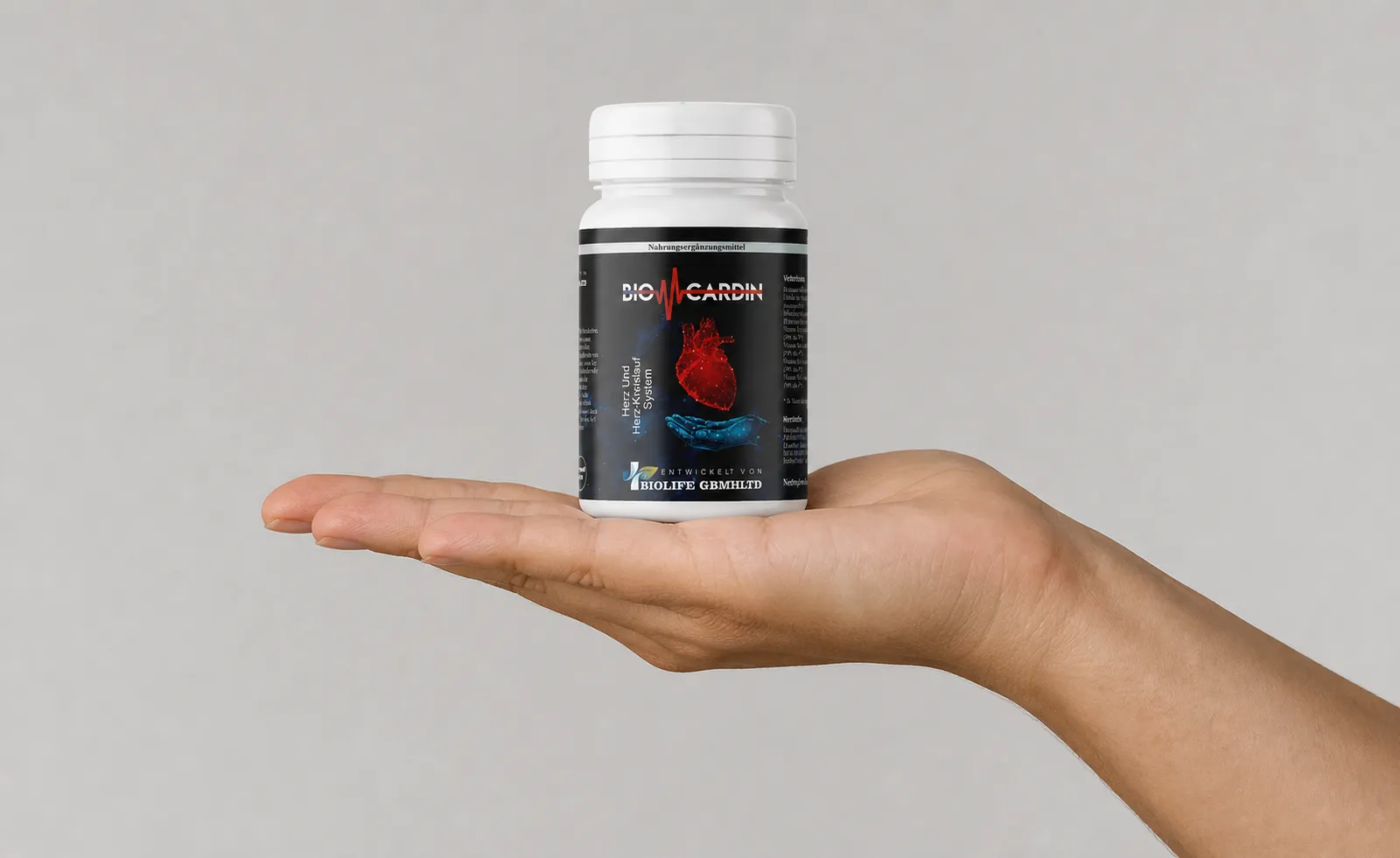 BioCardin — Verpackung in der Hand