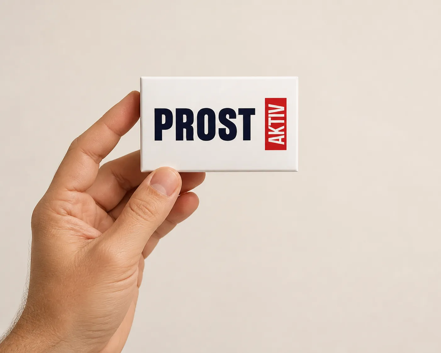 ProstaAktiv — Verpackung in der Hand