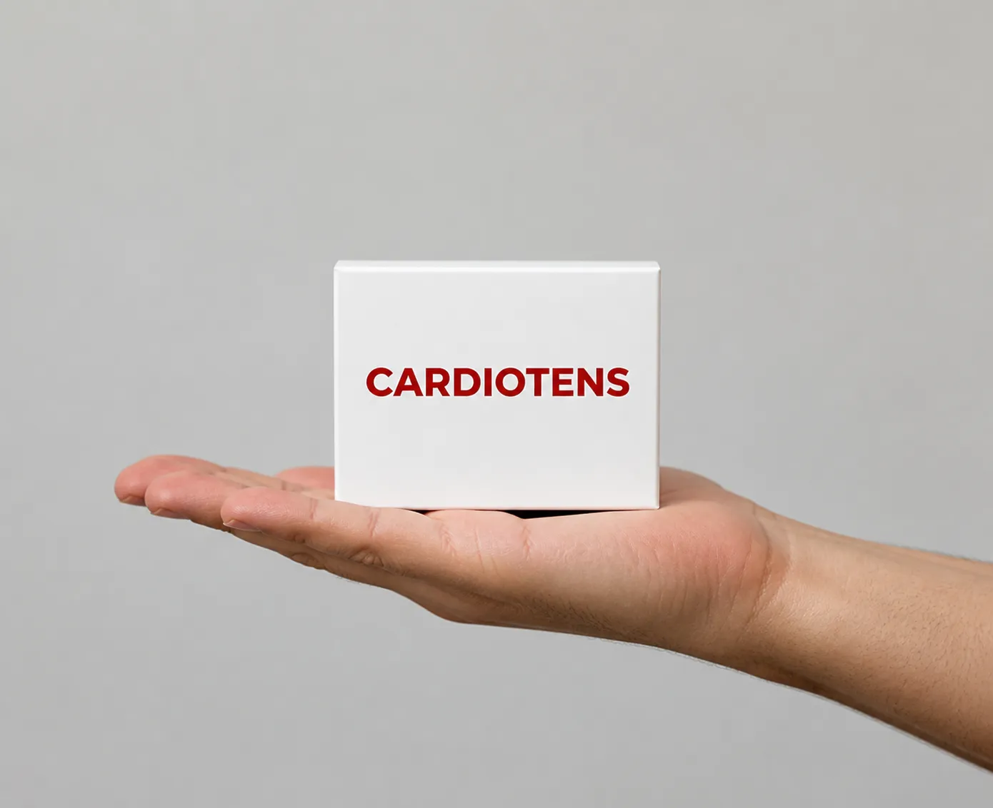 Cardiotens Plus — Verpackung in der Hand