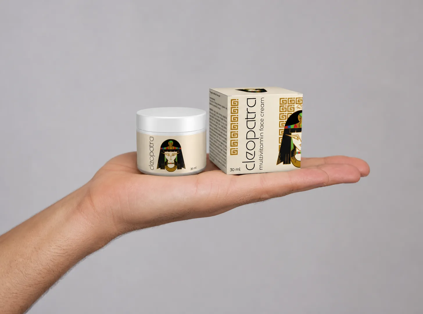 Cleopatra cream lp — Verpackung in der Hand